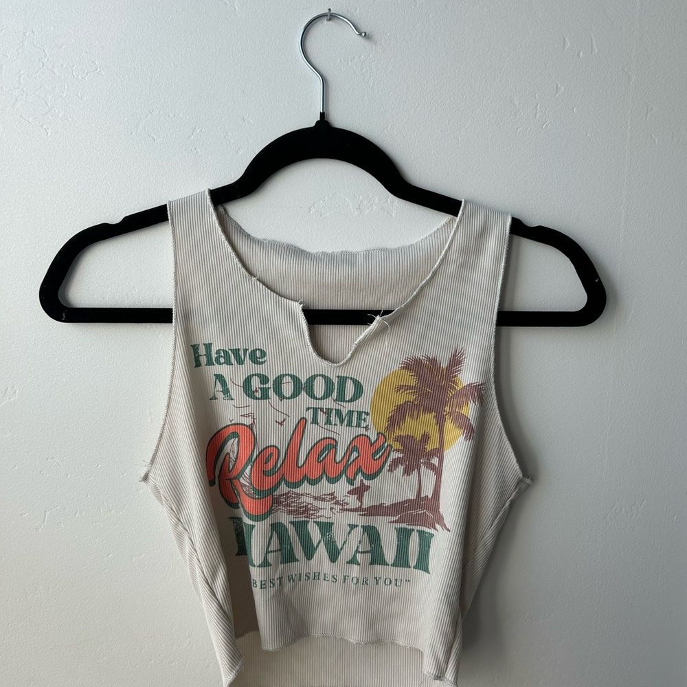Relax Hawaii Graphic Crop Top